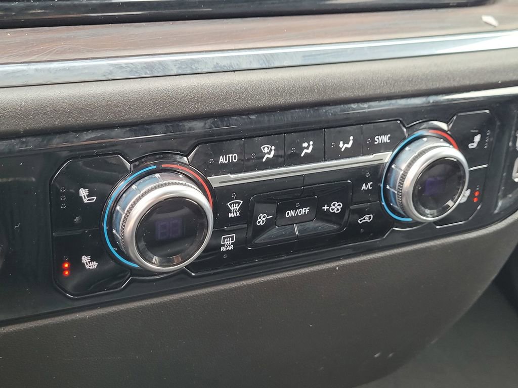 Used 2024 GMC Sierra 1500 SLT AWD/4WD image 19