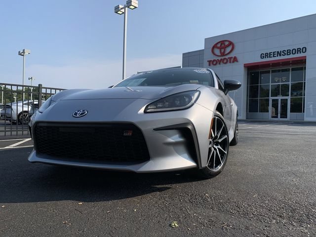 Used 2024 Toyota GR86 RWD image 4