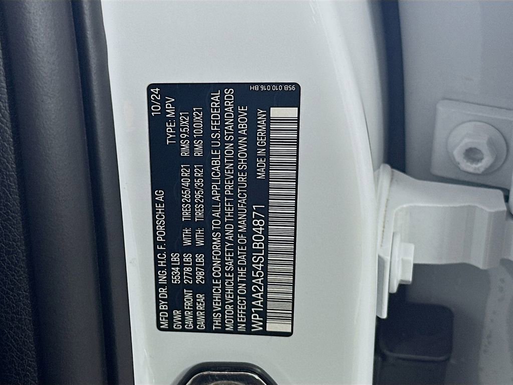 Certified 2025 Porsche Macan image 35