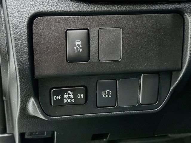 Used 2020 Toyota Tacoma SR5 AWD/4WD image 13