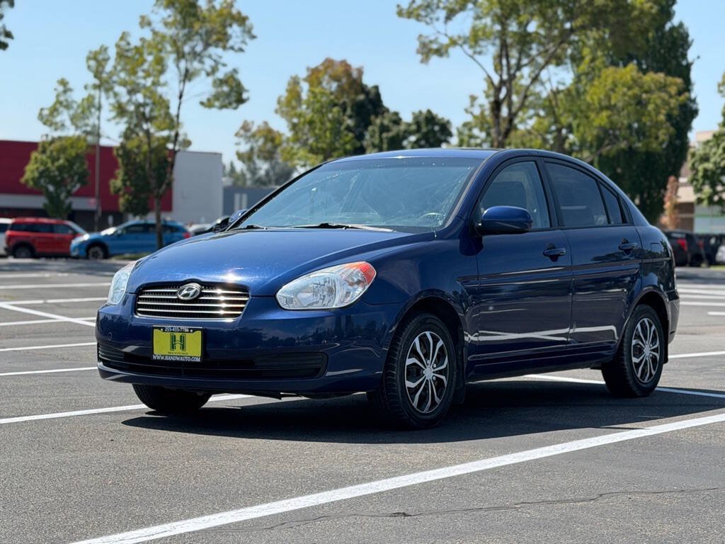 Used 2010 Hyundai Accent GLS FWD image 1
