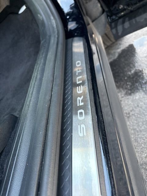 Used 2023 Kia Sorento SX image 30