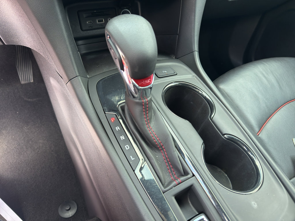 Used 2022 Chevrolet Equinox RS w/ RS Leather Package image 16