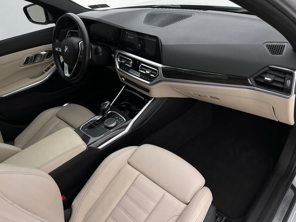 Used 2019 BMW 330i xDrive Sedan w/ Driving Assistance Package AWD/4WD image 13