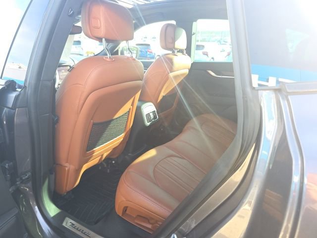 Used 2019 Maserati Levante image 22