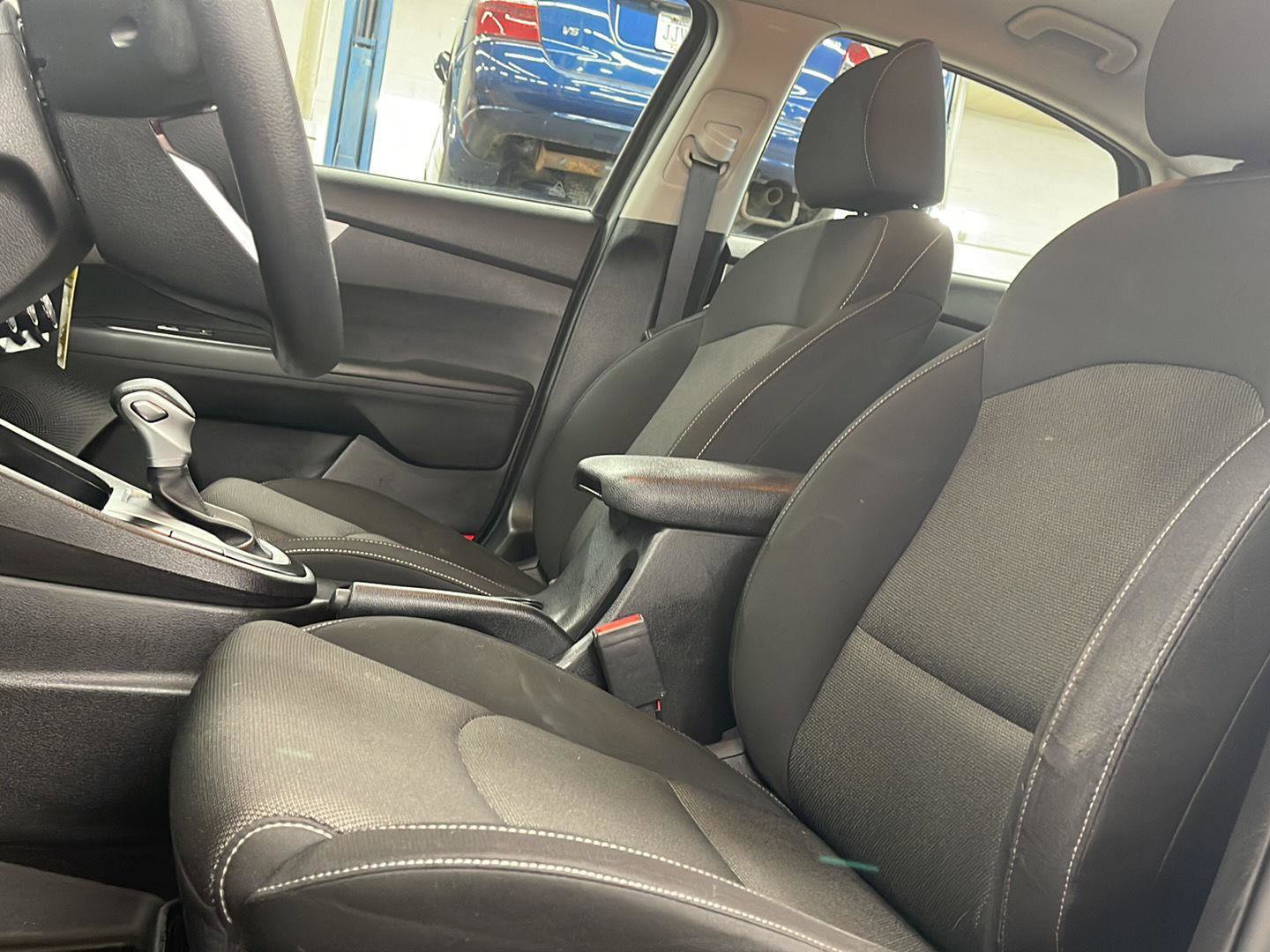 Used 2022 Kia Forte LXS w/ LXS Technology Package image 8