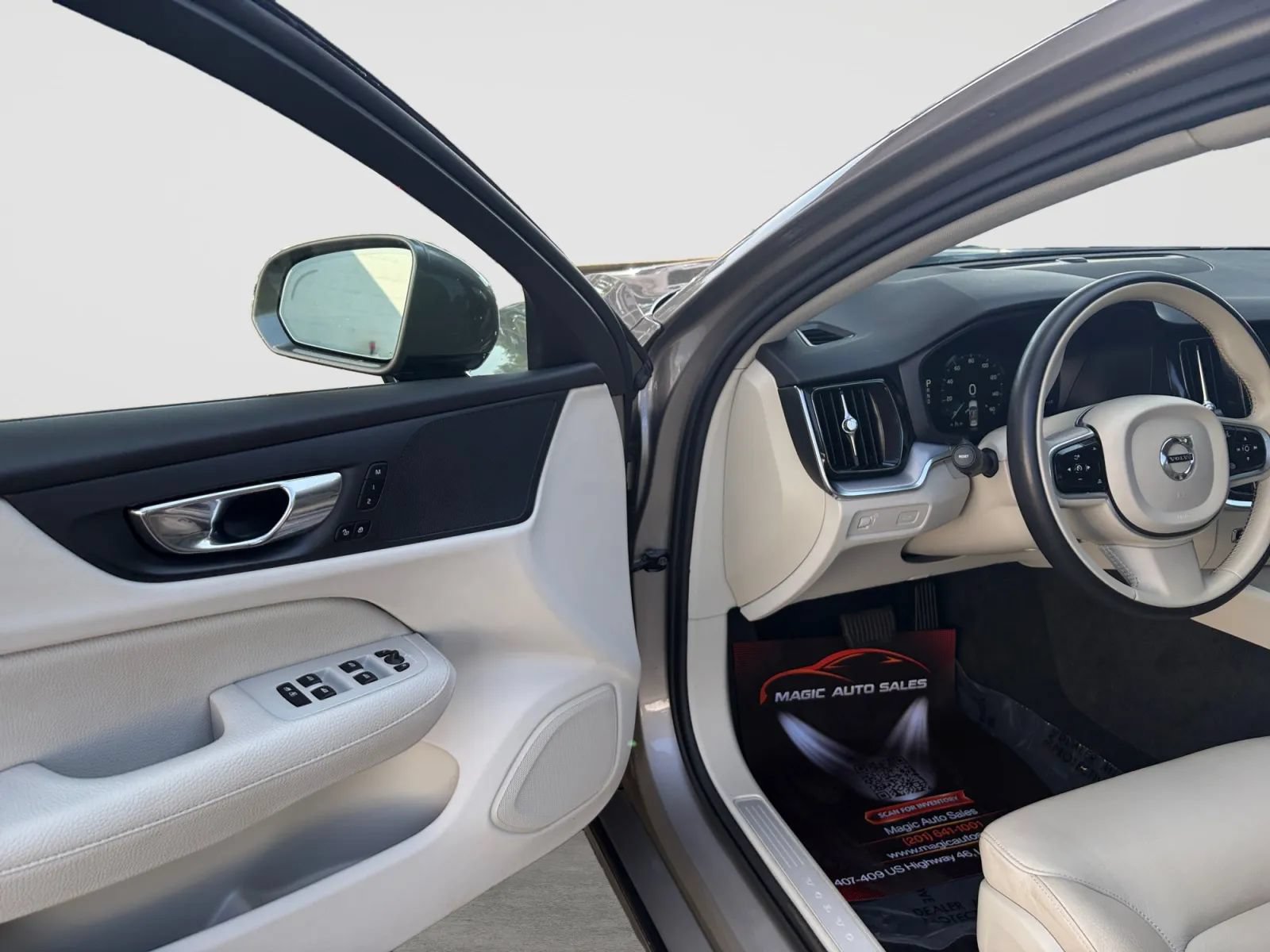 Used 2019 Volvo S60 T6 Momentum AWD/4WD image 11