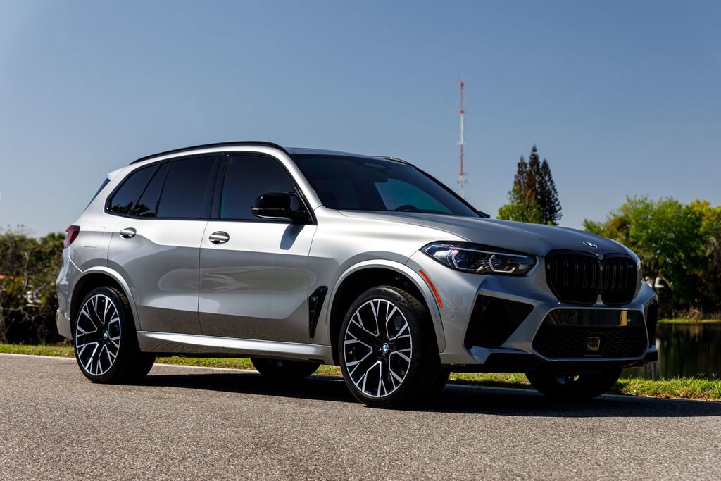 Used 2022 BMW X5 M w/ Competition Package 2 AWD/4WD image 2
