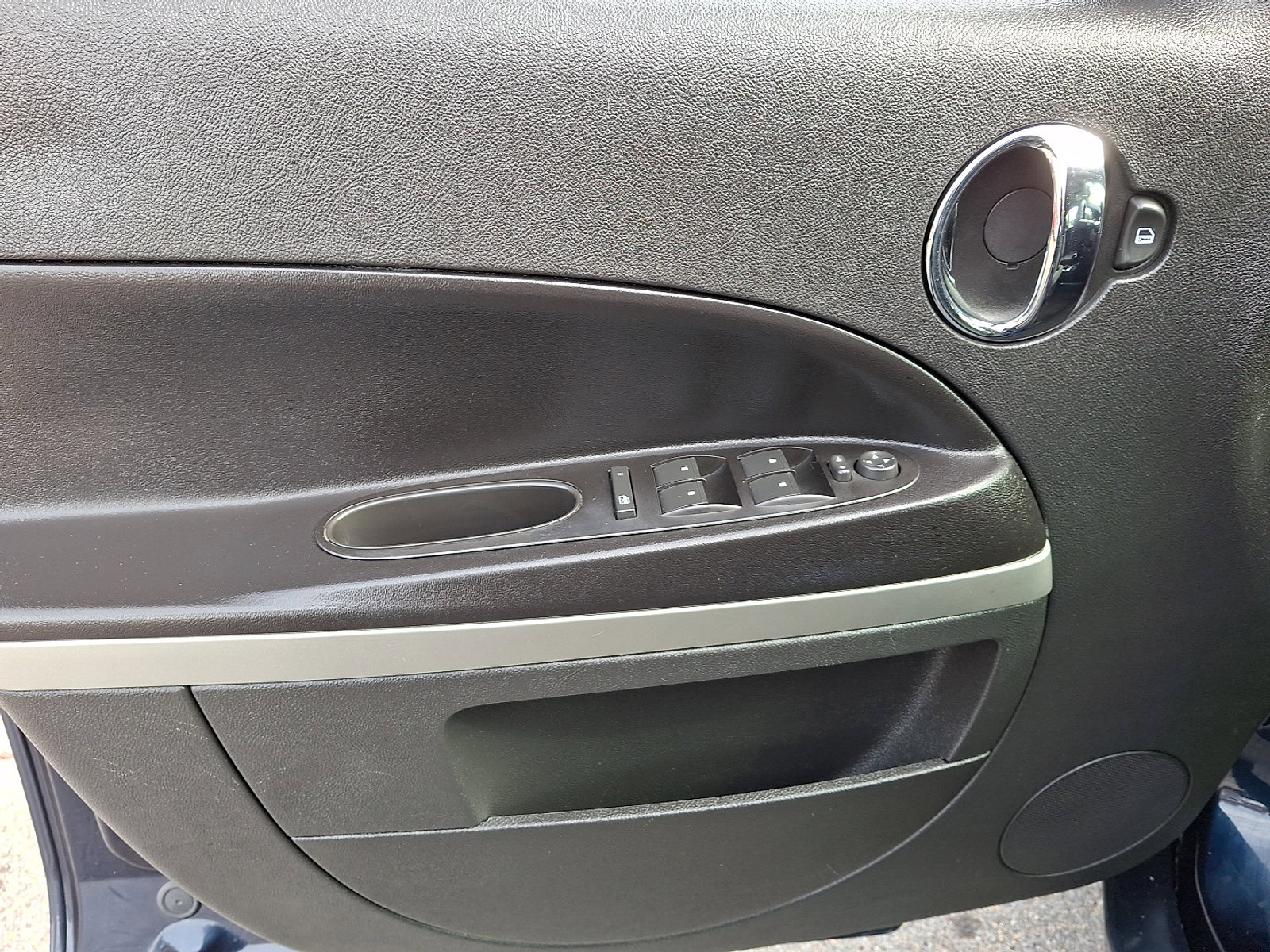 Used 2010 Chevrolet HHR LS image 13