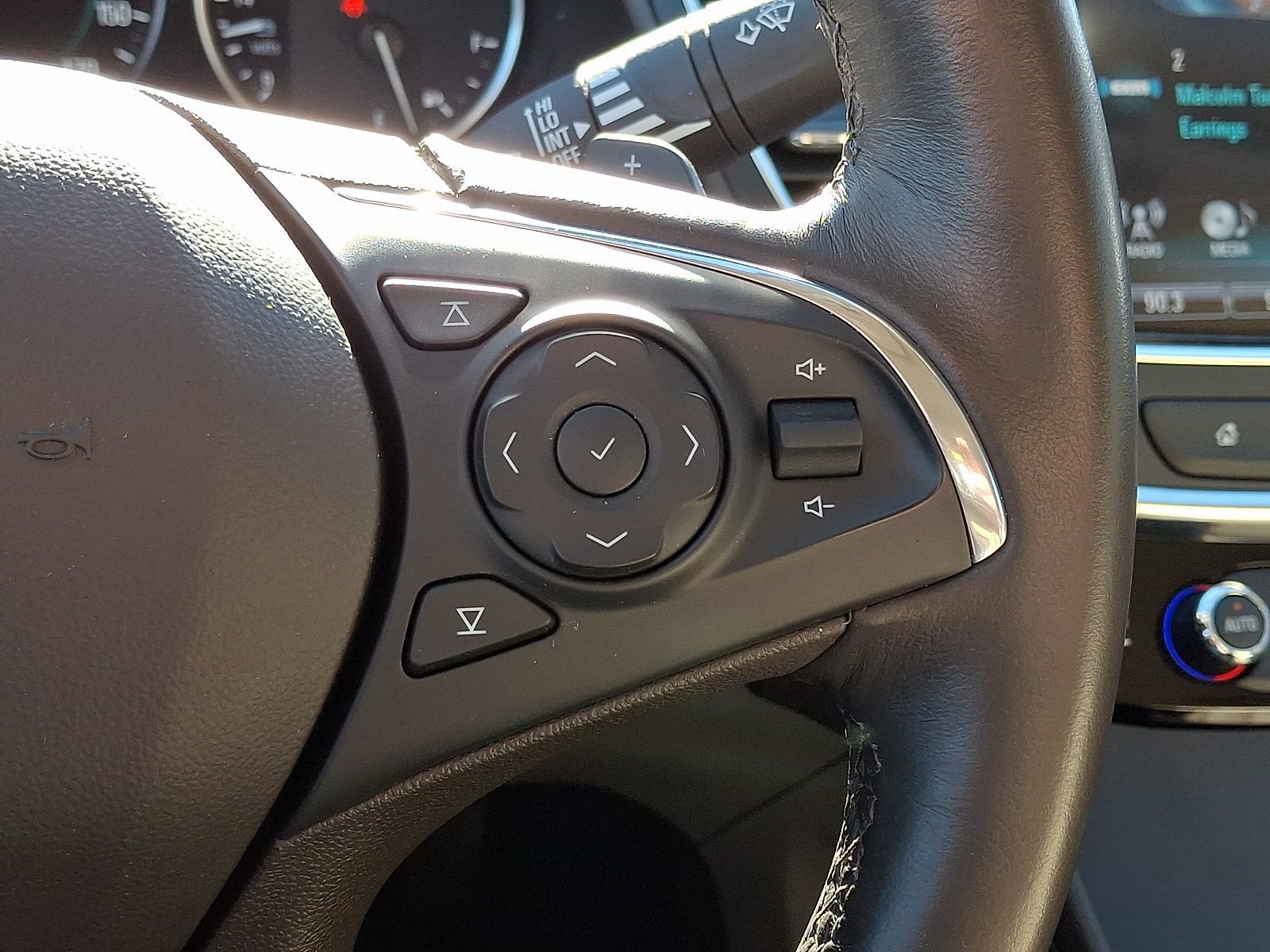 Used 2017 Buick LaCrosse Preferred FWD image 23