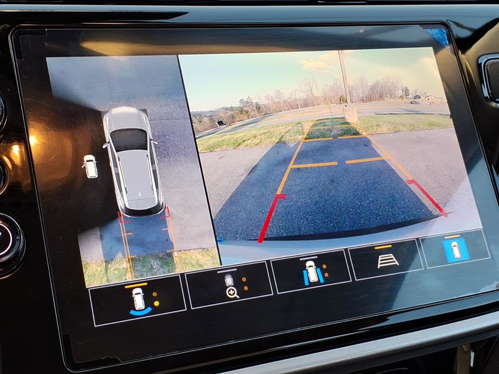 Used 2022 Chevrolet Bolt EUV Premier w/ Sun & Sound Package FWD image 28