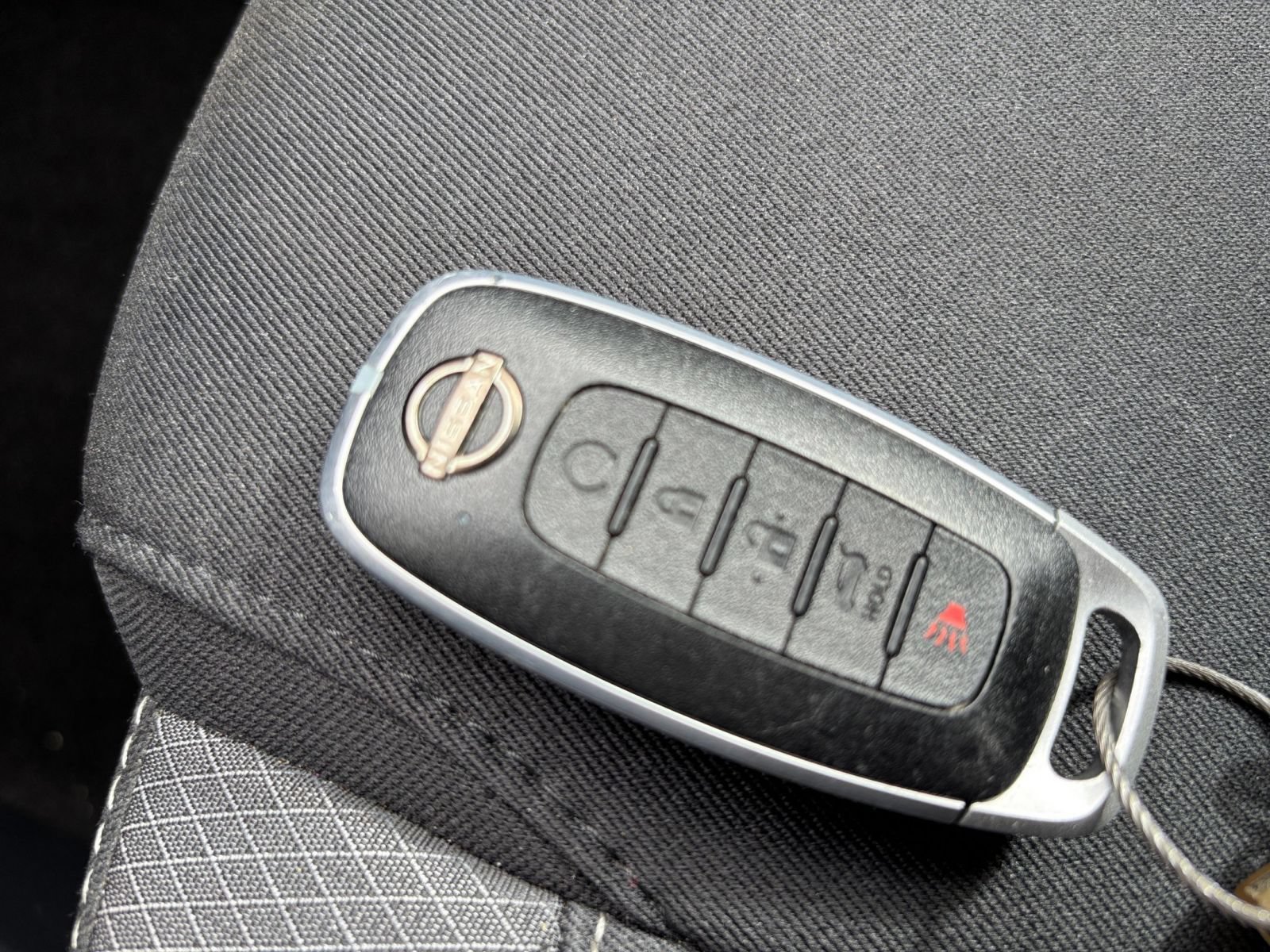Used 2025 Nissan Pathfinder SV FWD image 26