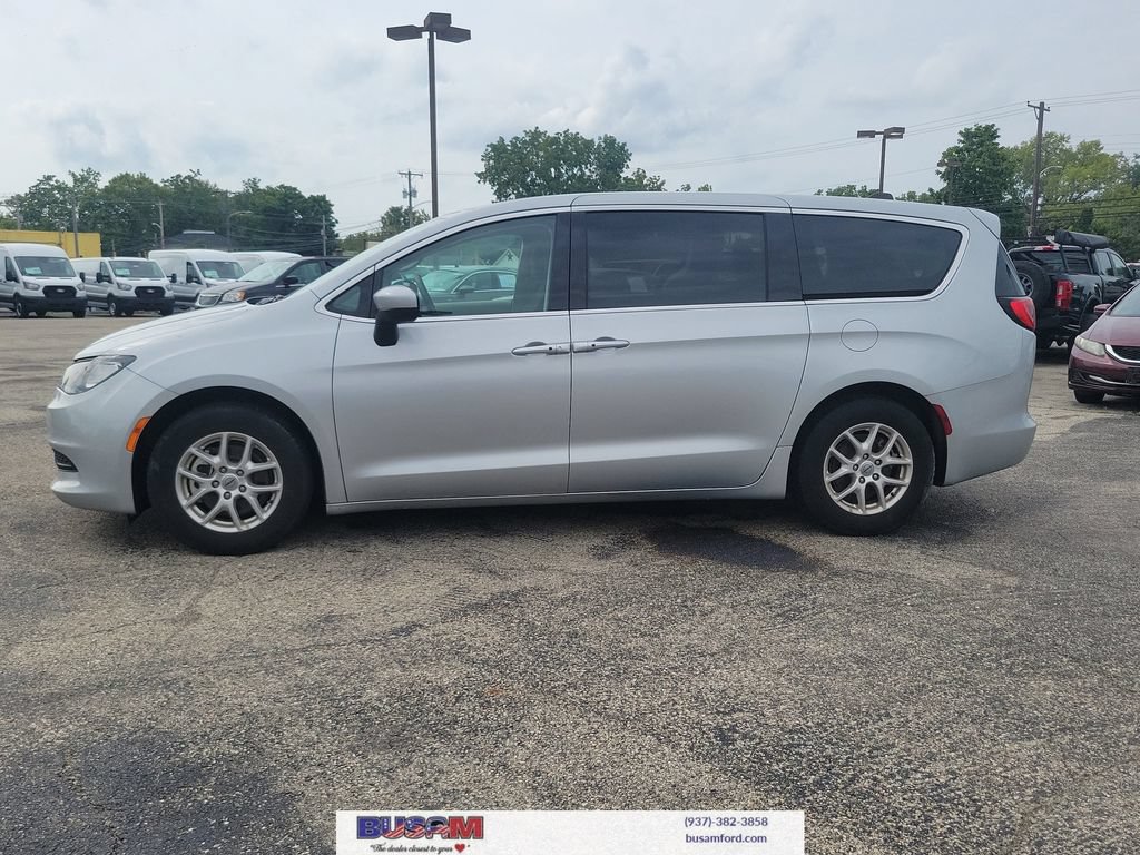 Used 2023 Chrysler Voyager LX FWD image 25
