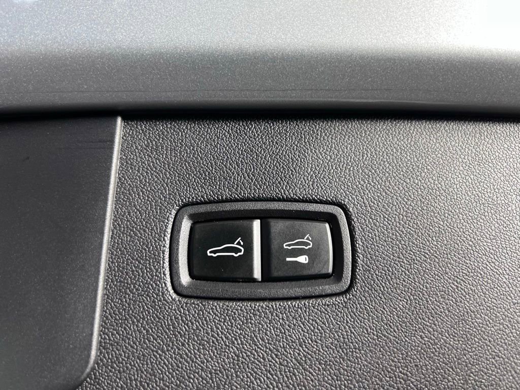 Certified 2023 Porsche Cayenne AWD/4WD image 18