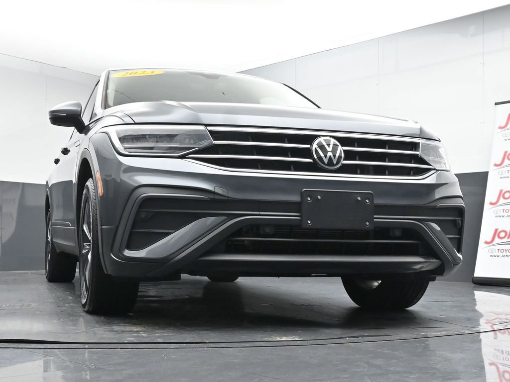 Used 2023 Volkswagen Tiguan SE image 33
