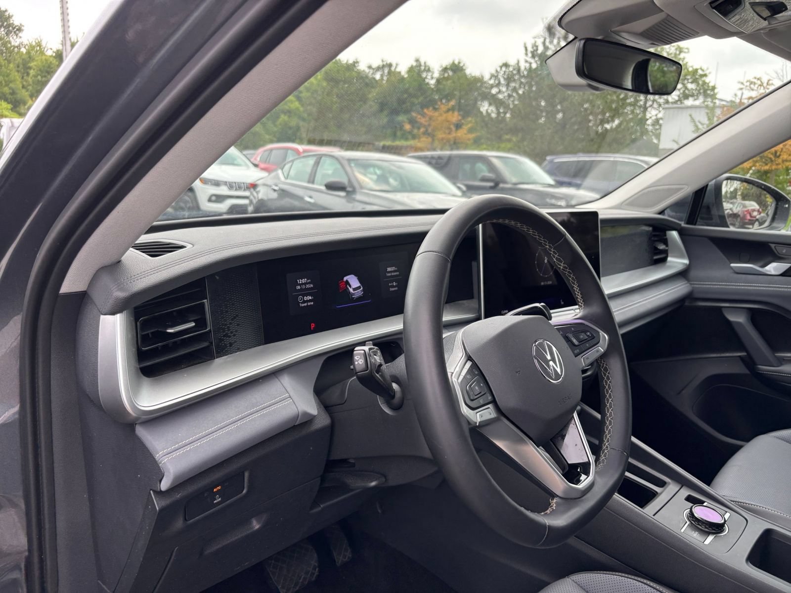 Used 2026 Volkswagen Tiguan SE AWD/4WD image 36