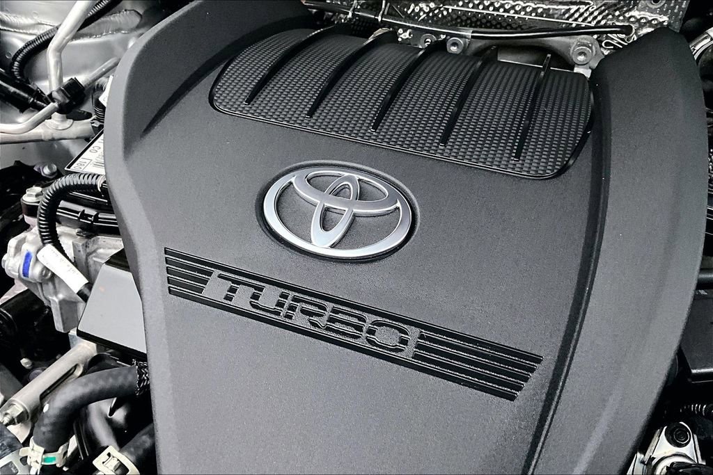 Used 2023 Toyota Highlander L image 31