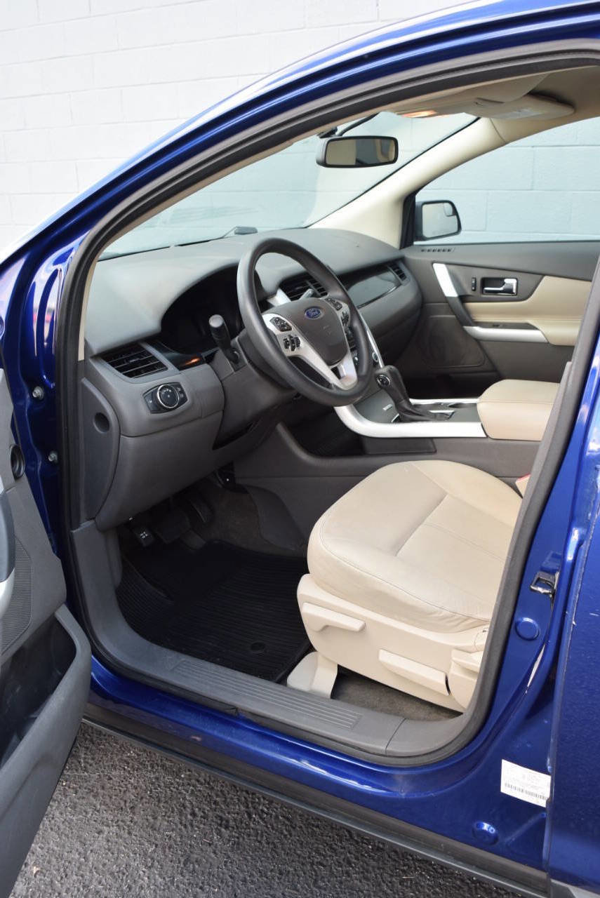 Used 2013 Ford Edge SE image 18