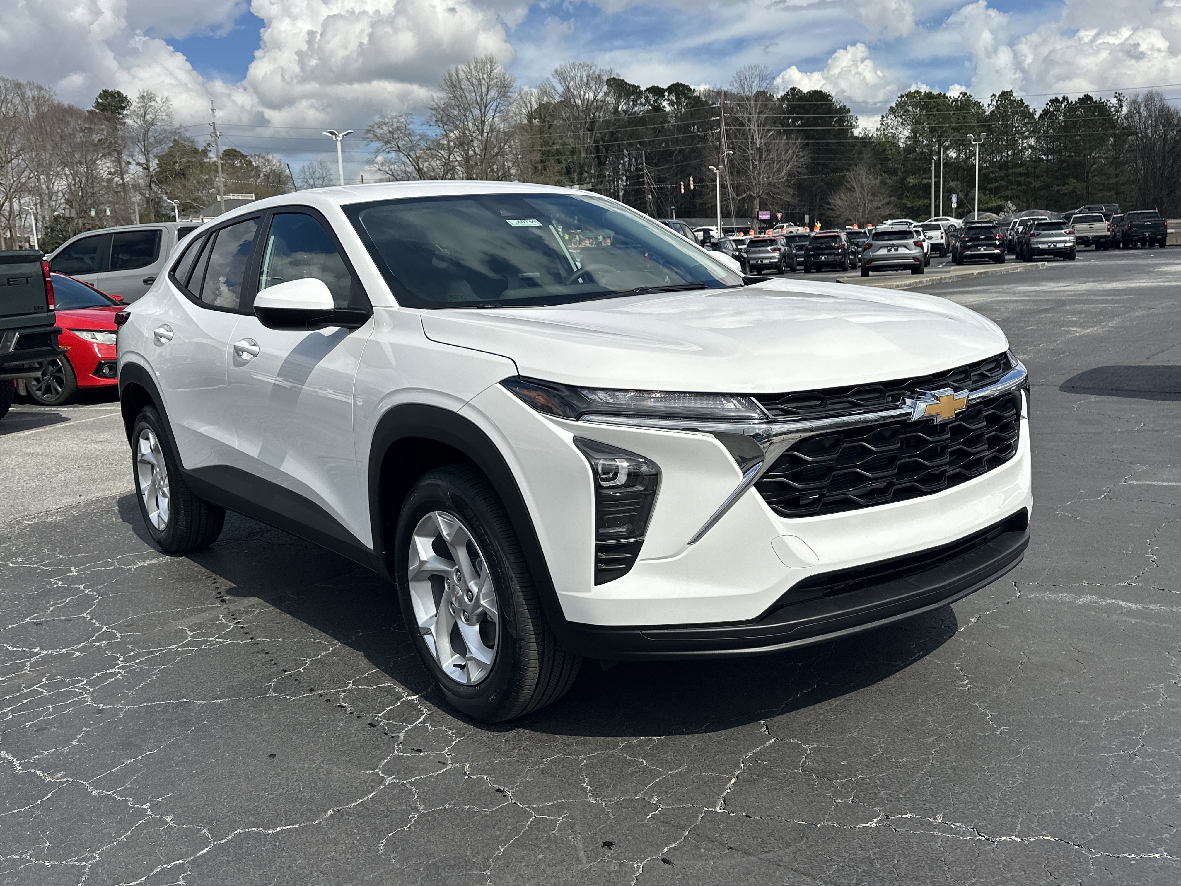 New 2026 Chevrolet Trax LS w/ LS Convenience Package FWD image 2