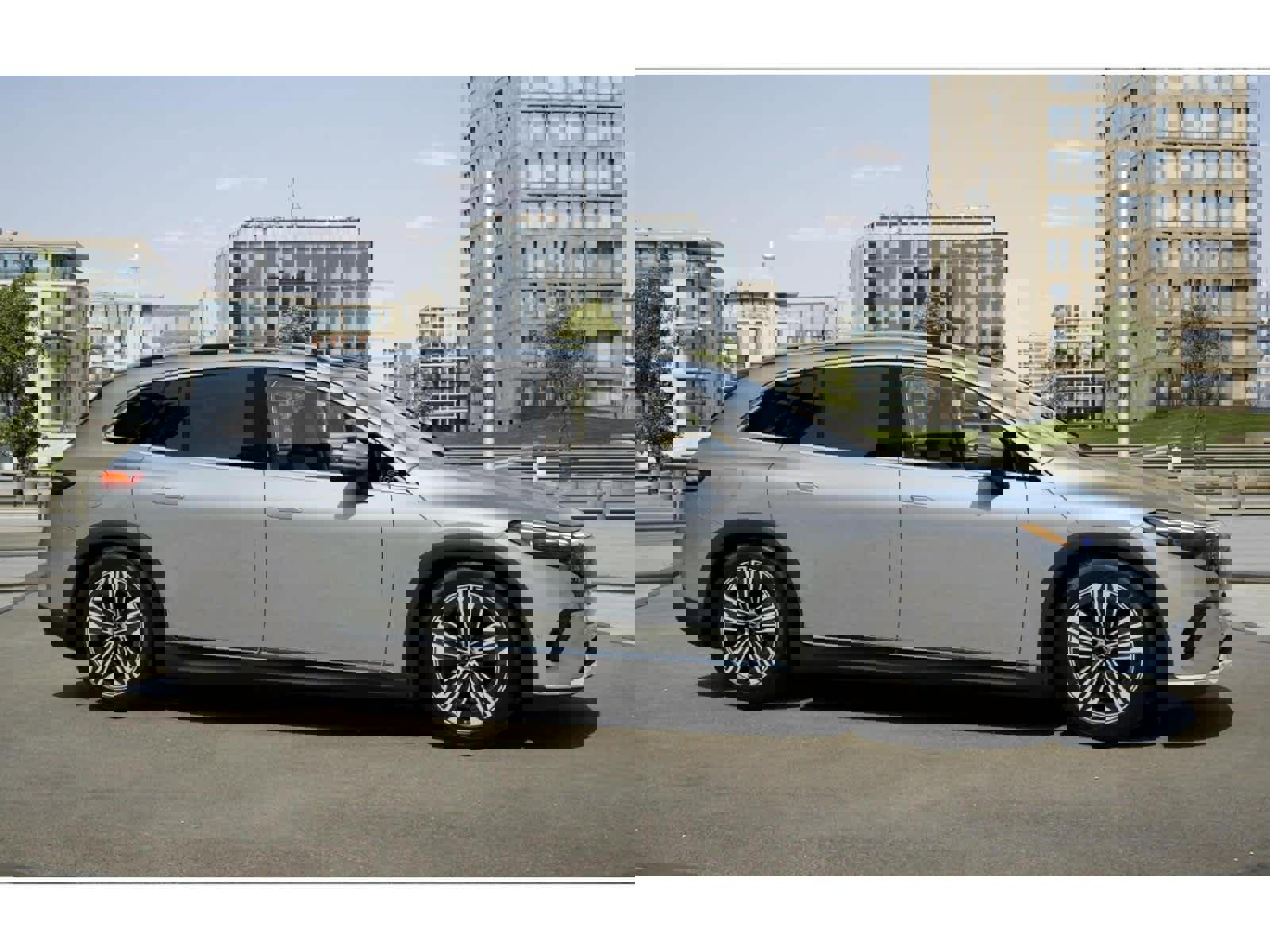 New 2026 Mercedes-Benz EQS 400 4MATIC SUV image 13