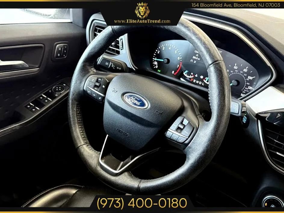 Used 2020 Ford Escape SEL image 11