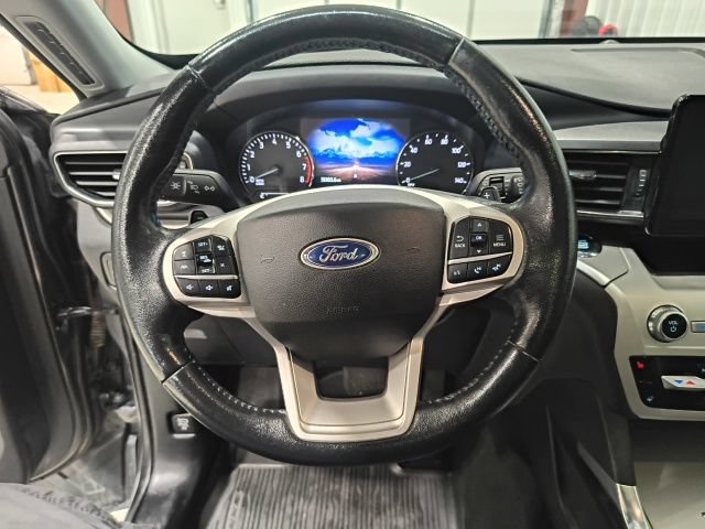 Used 2021 Ford Explorer XLT w/ Equipment Group 202A AWD/4WD image 27