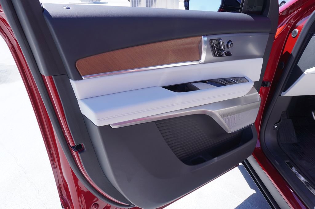 Certified 2026 Cadillac Vistiq Luxury image 16