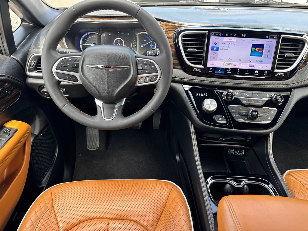 Used 2022 Chrysler Pacifica Pinnacle FWD image 22