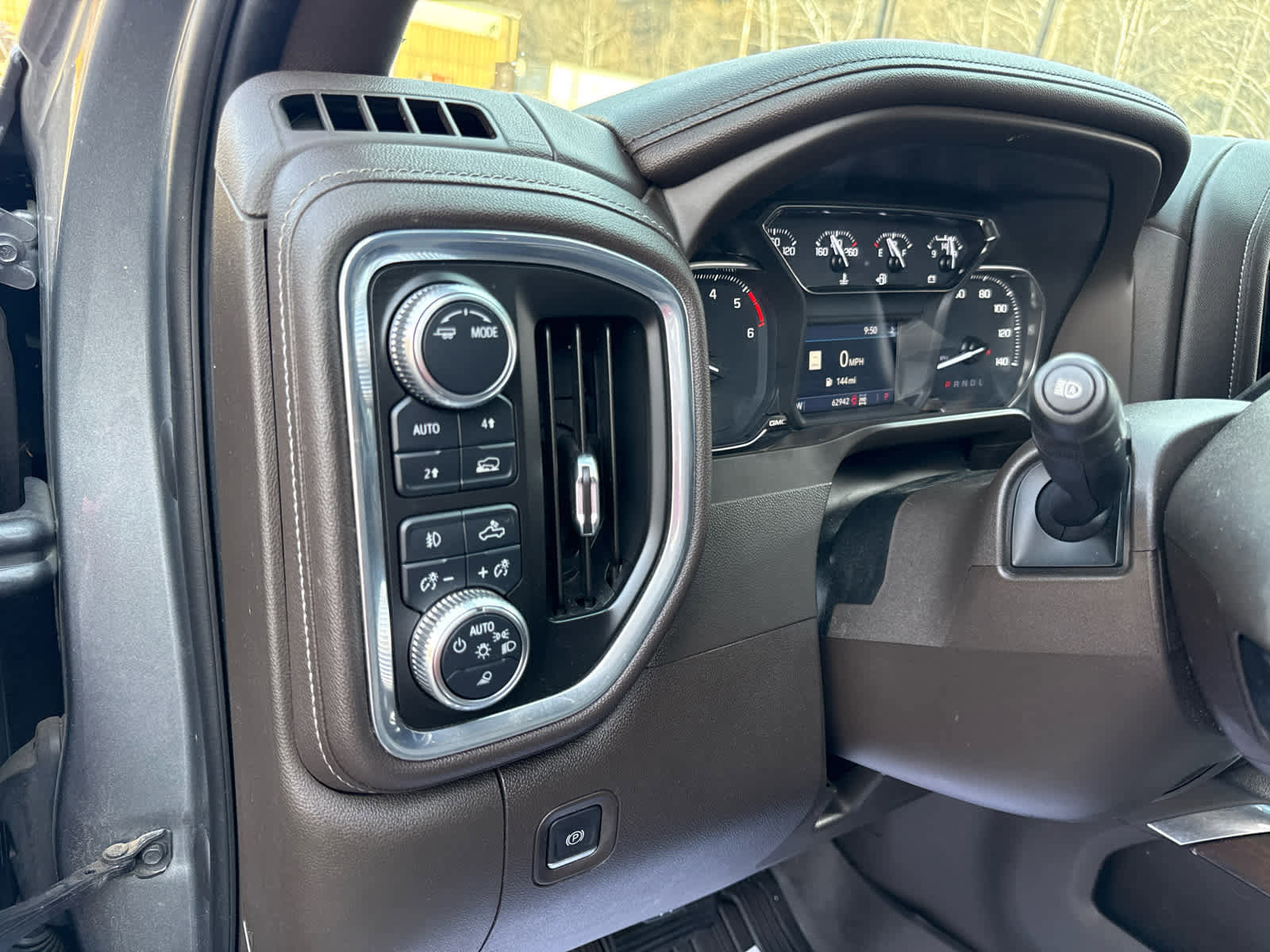 Used 2021 GMC Sierra 1500 SLT w/ SLT Premium Plus Package AWD/4WD image 15