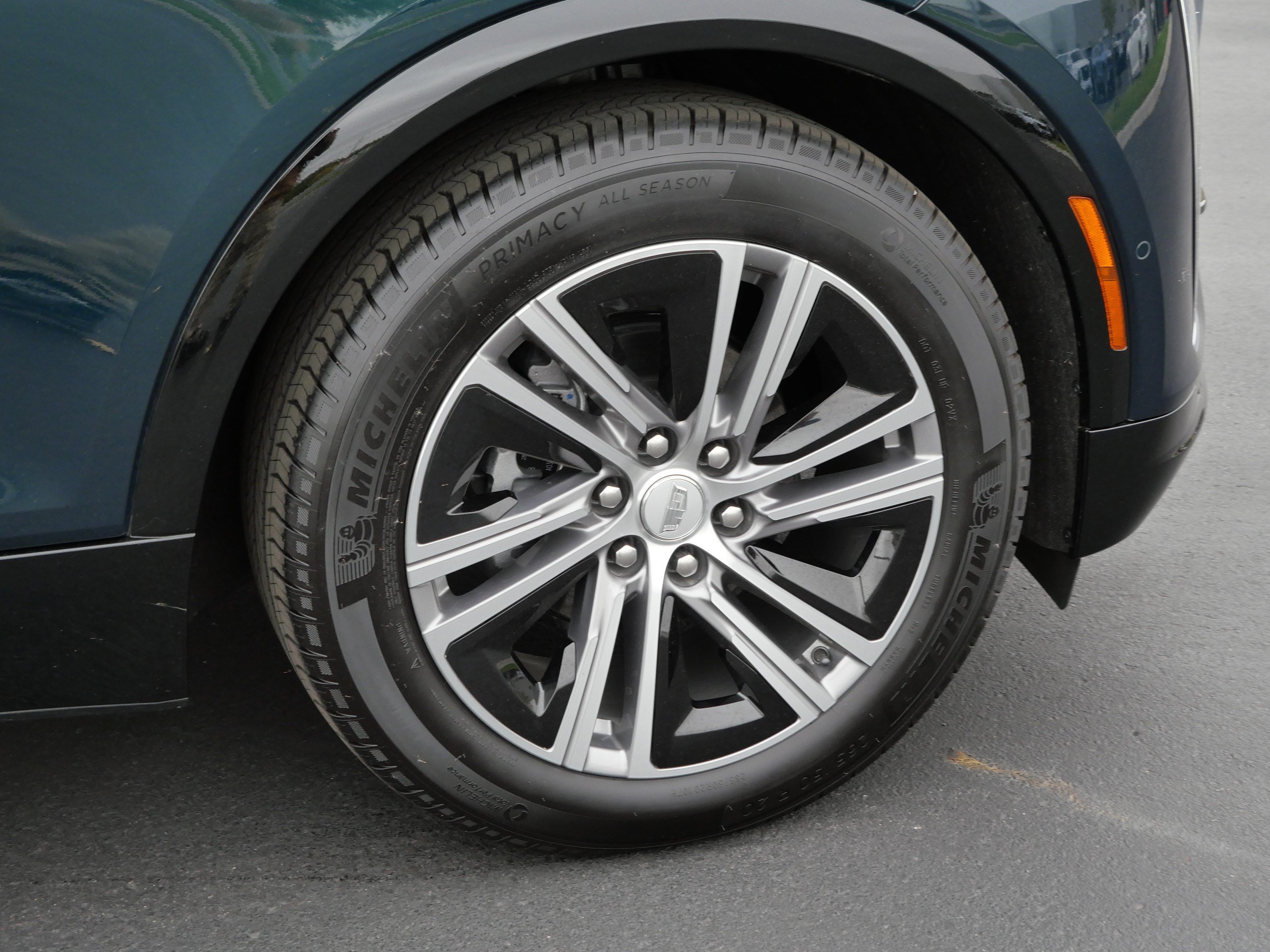 Used 2026 Cadillac Lyriq Luxury w/ LPO, Floor Liner Package AWD/4WD image 15