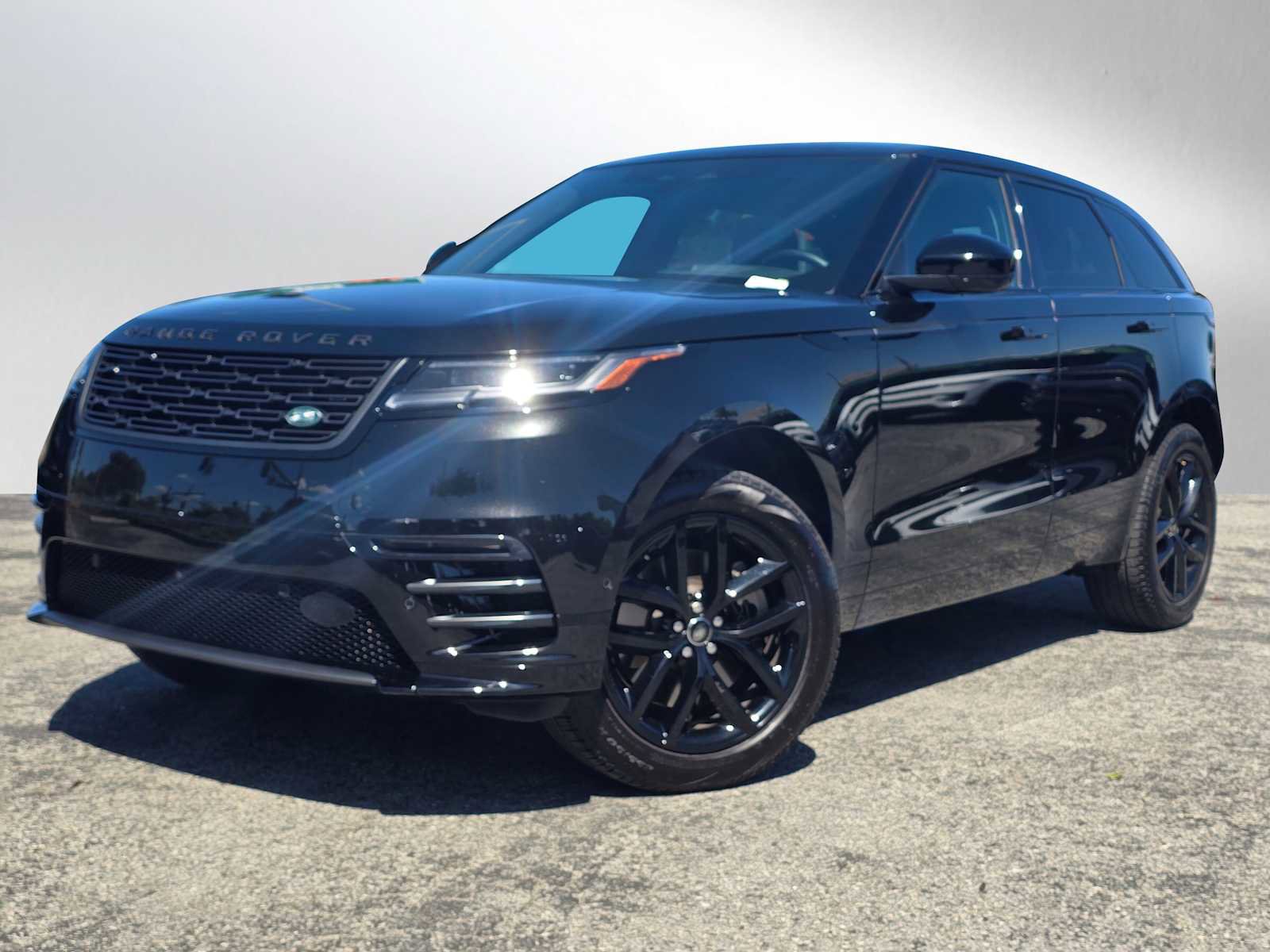 Used 2026 Land Rover Range Rover Velar Dynamic SE AWD/4WD image 1