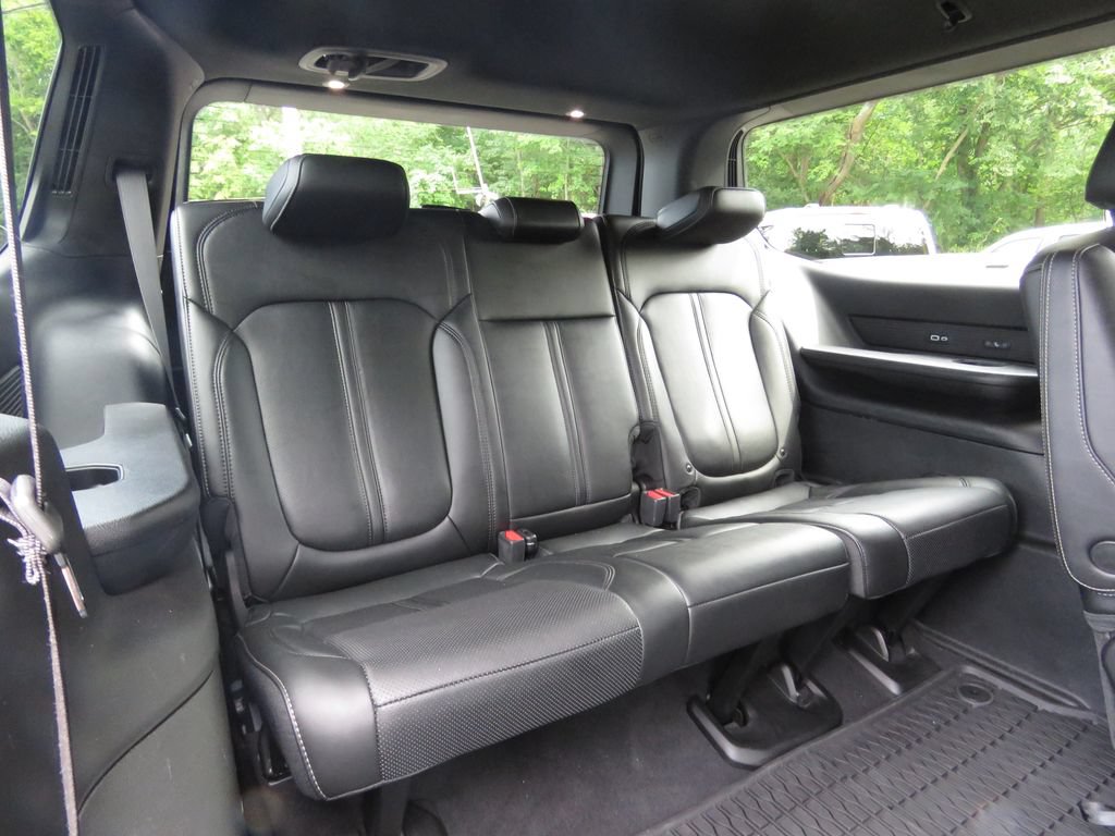 Used 2023 Jeep Wagoneer Series III w/ Convenience Group I AWD/4WD image 17