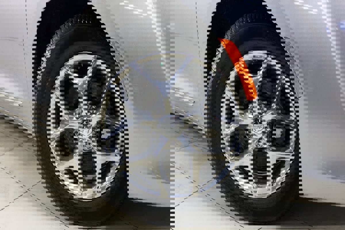 Used 2019 Chrysler Pacifica Limited image 16