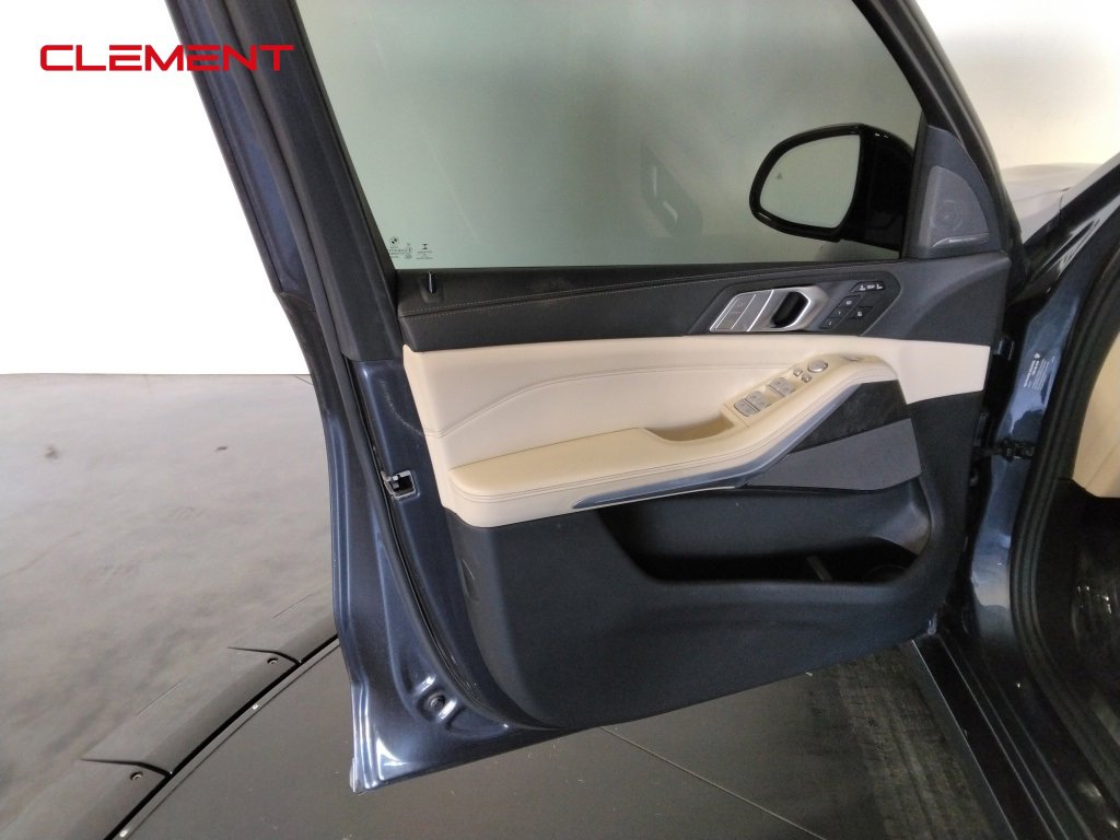 Used 2021 BMW X7 xDrive40i w/ Premium Package image 29