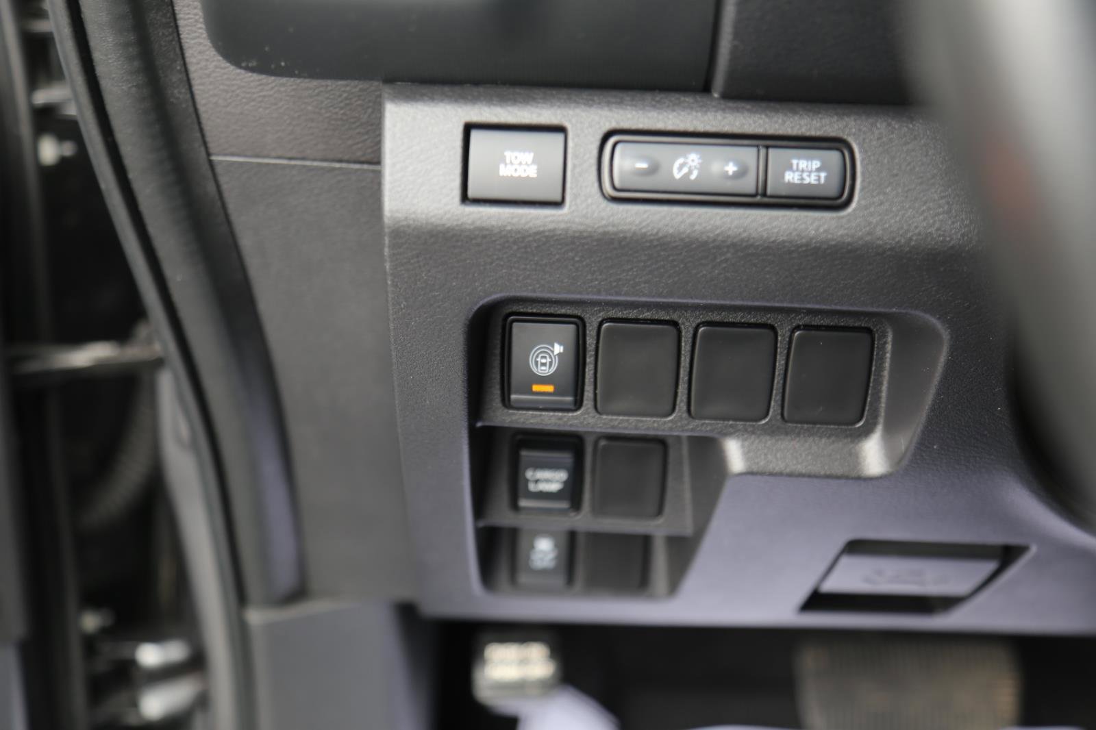 Used 2024 Nissan Frontier Pro-X w/ Technology Package image 6