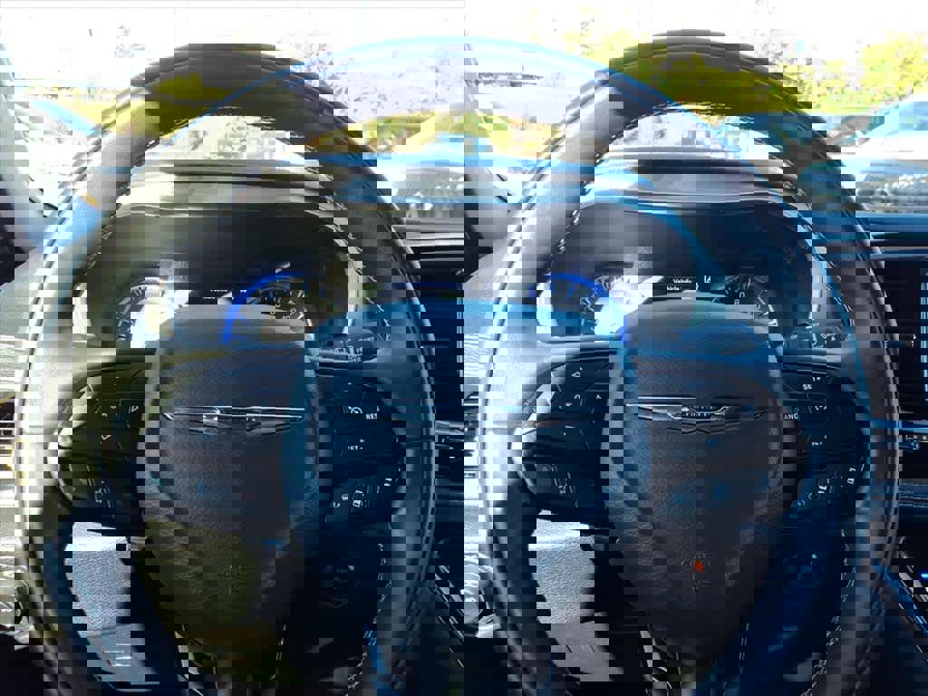 Used 2022 Chrysler Pacifica Limited w/ S Appearance Package image 24