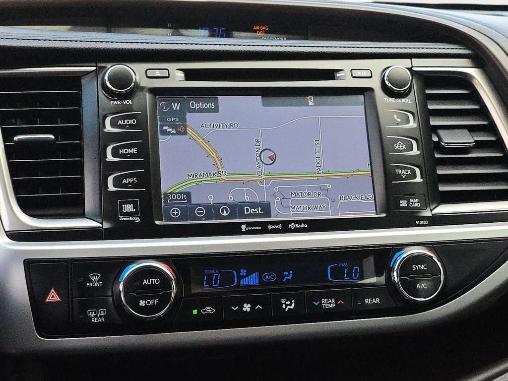 Used 2016 Toyota Highlander Limited w/ Preferred Accessory Package FWD image 29