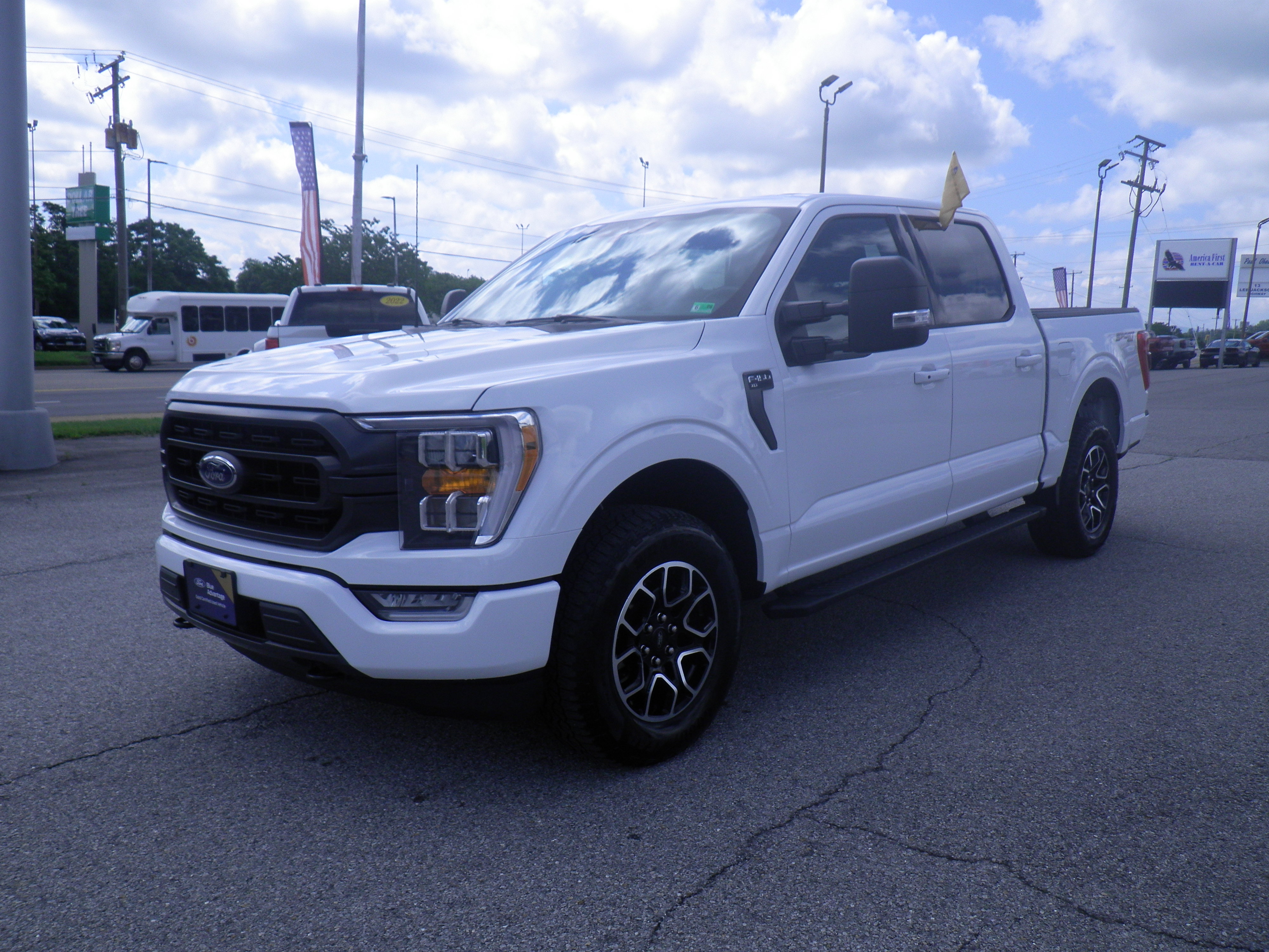 Certified 2022 Ford F150 XLT w/ Equipment Group 302A High image 3