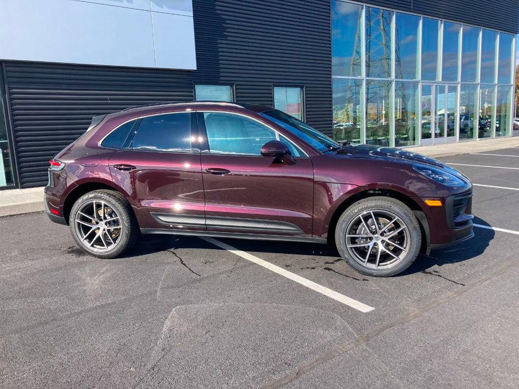 Used 2024 Porsche Macan image 7