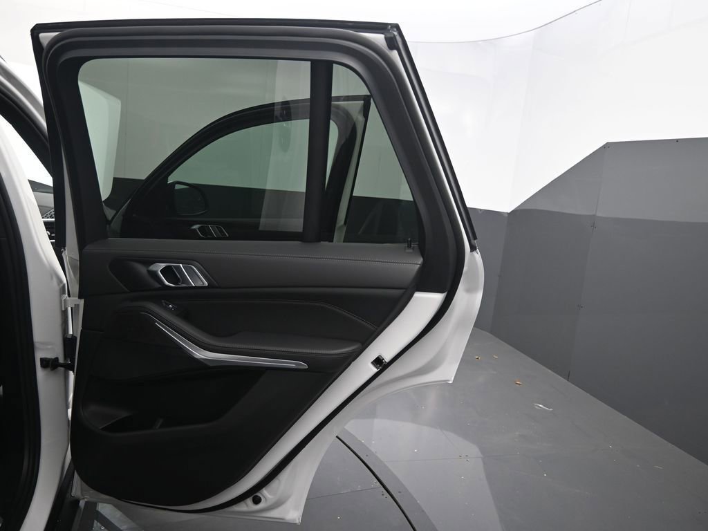 New 2026 BMW X5 xDrive40i w/ Parking Assistance Package AWD/4WD image 25