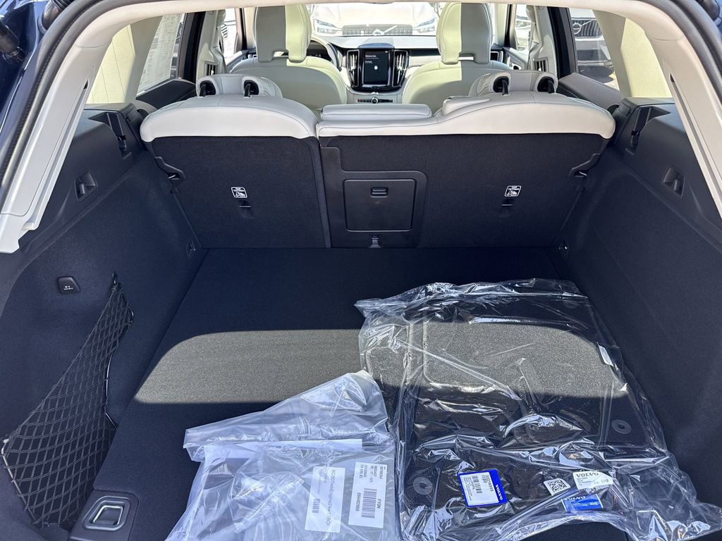 New 2025 Volvo XC60 T8 Ultra w/ Protection Package Premier image 5