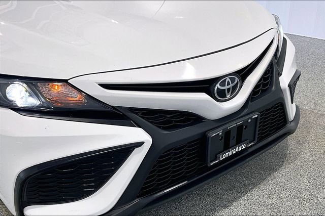 Used 2024 Toyota Camry SE image 34