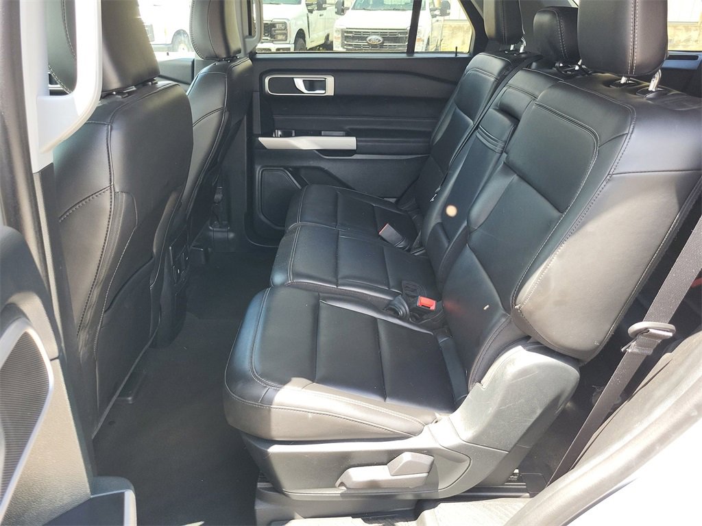 Used 2024 Ford Explorer XLT w/ Equipment Group 202A image 23