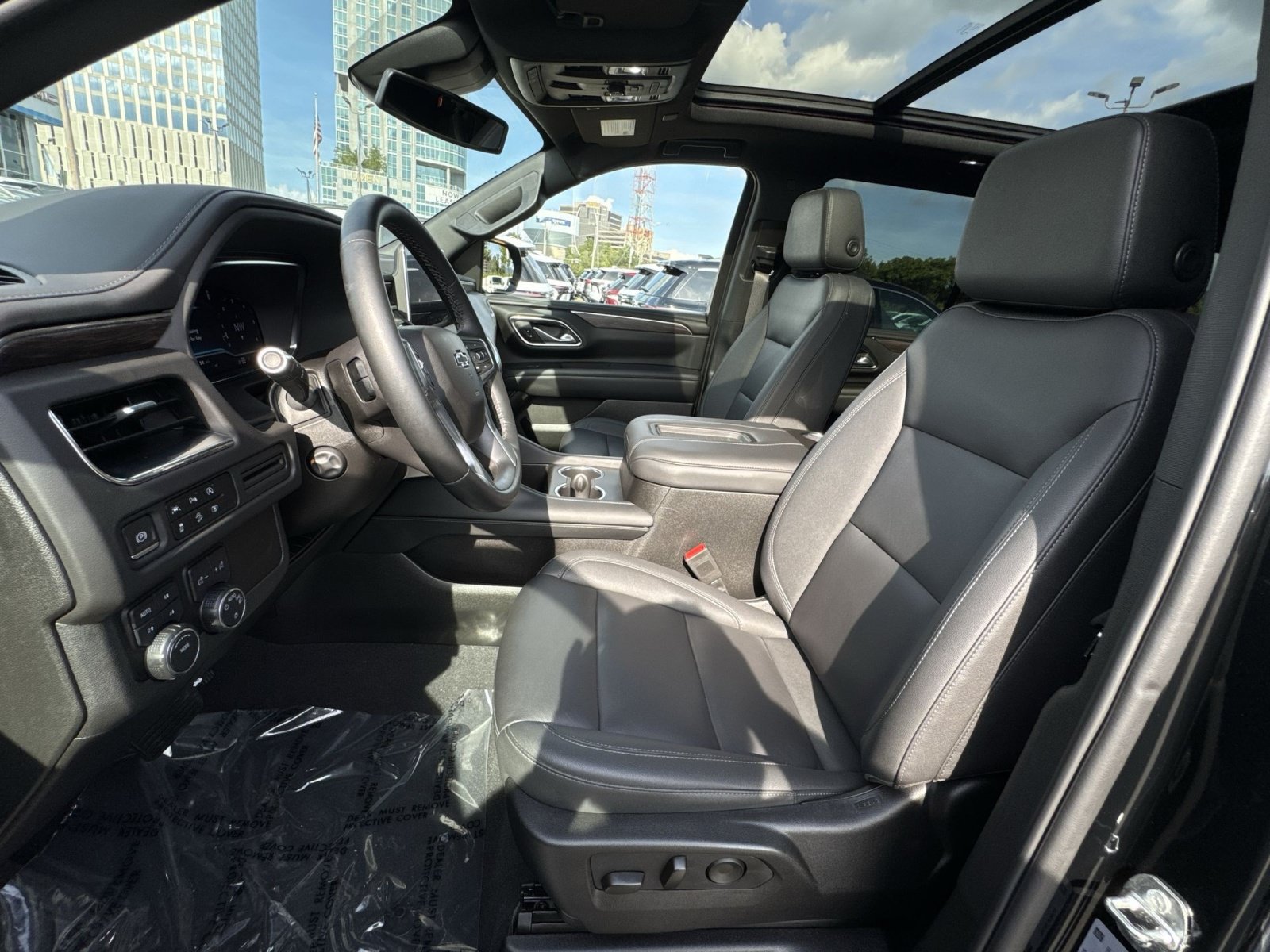 Used 2024 Chevrolet Tahoe Z71 w/ Luxury Package AWD/4WD image 12