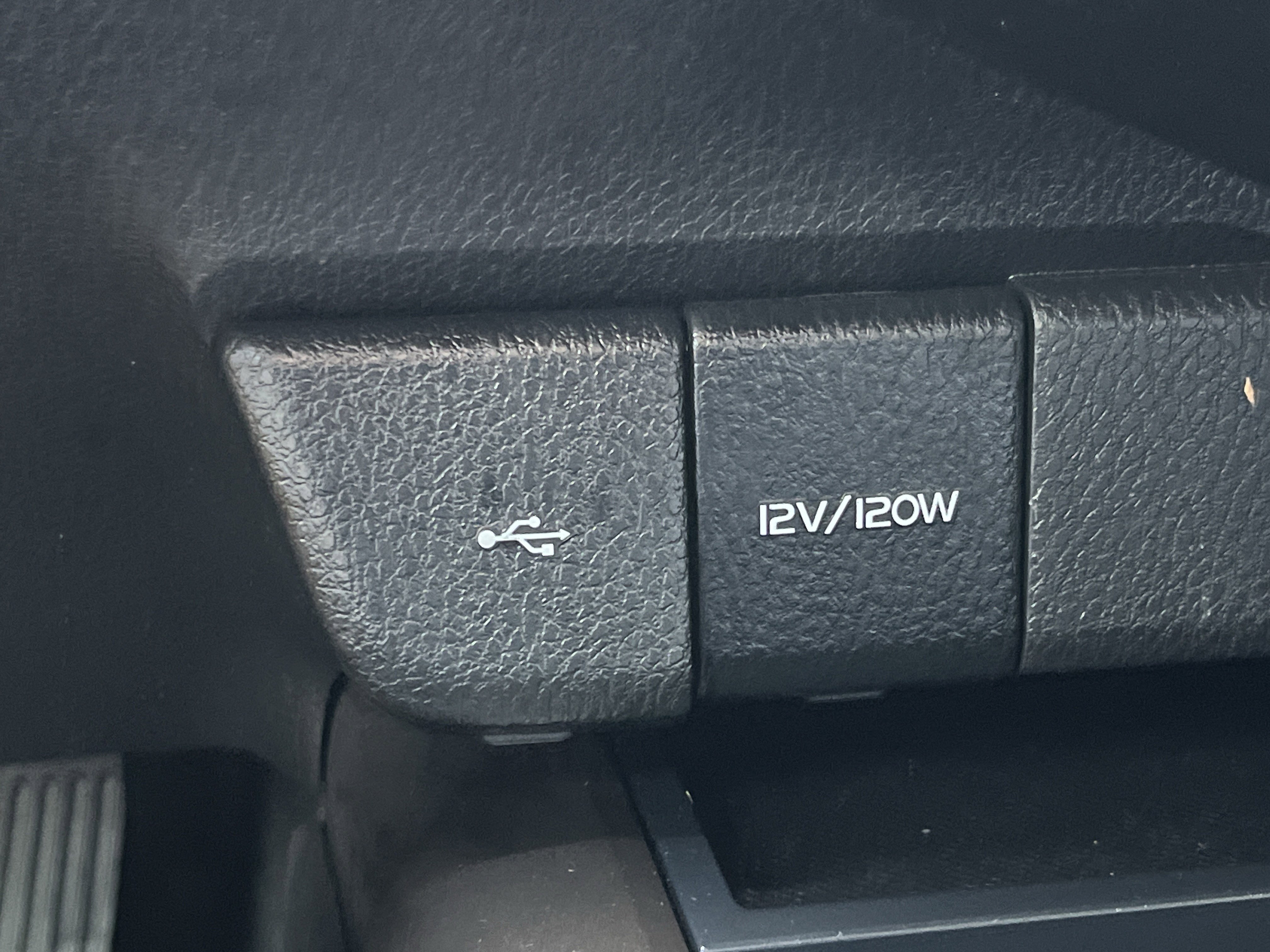 Used 2023 Toyota Camry SE FWD image 7