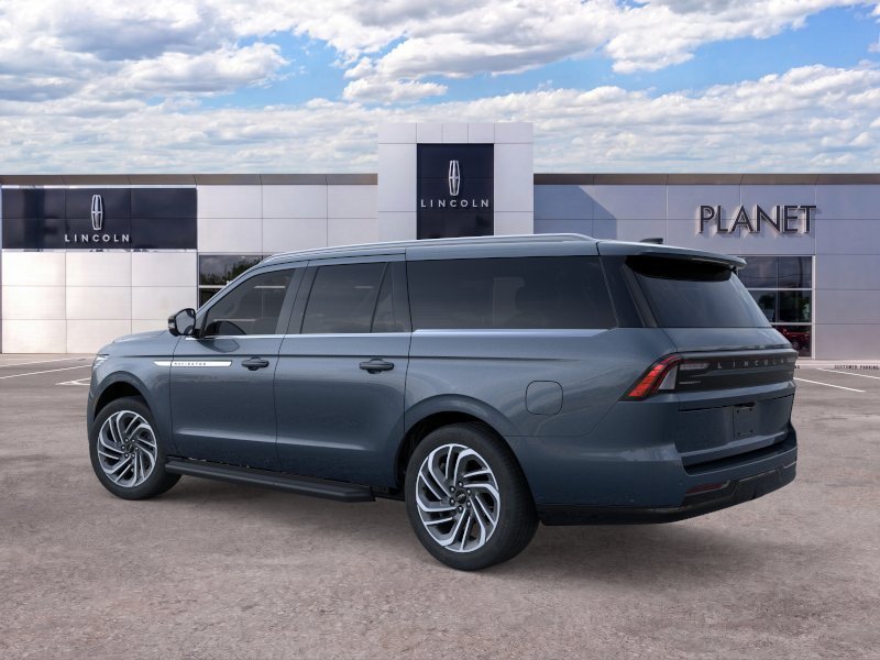 New 2026 Lincoln Navigator L Premier AWD/4WD image 4