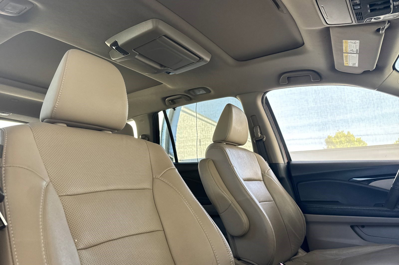 Used 2021 Honda Pilot Elite image 32