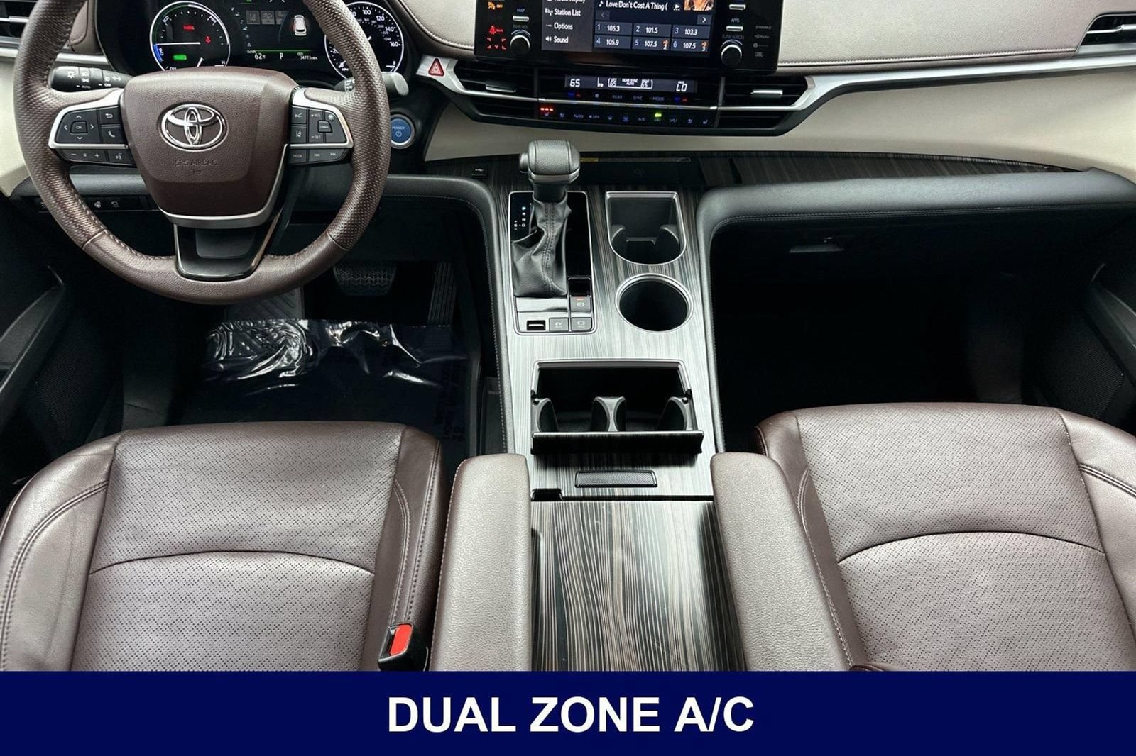 Used 2023 Toyota Sienna Platinum FWD image 17