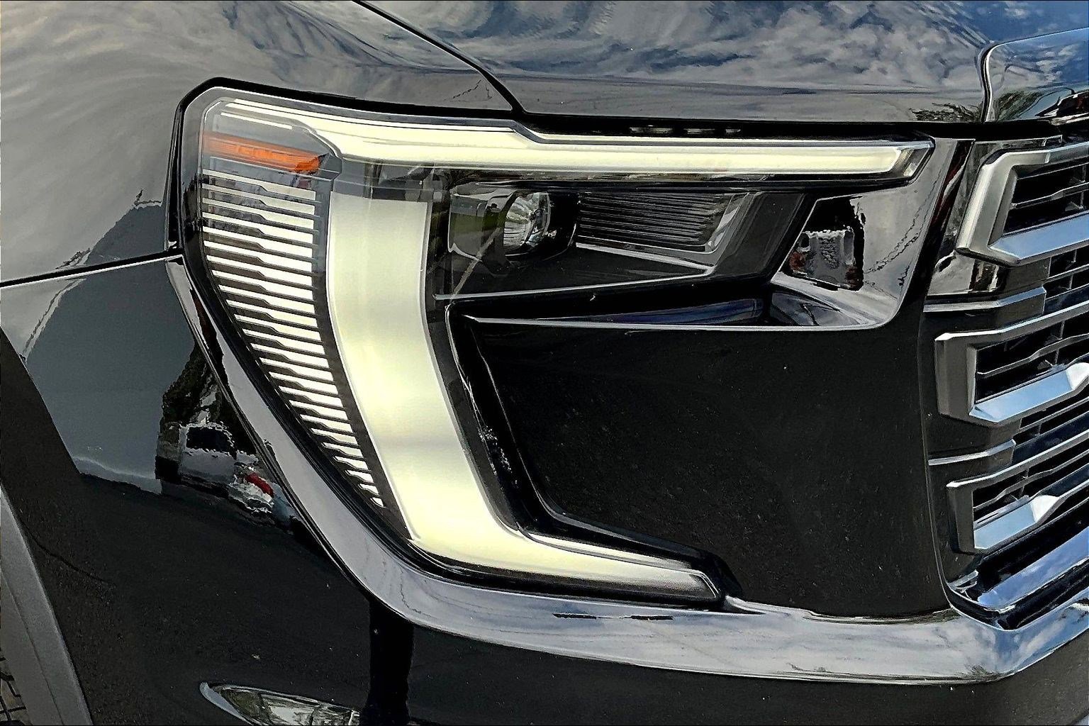 Used 2025 GMC Acadia AT4 w/ Luxury Package image 33