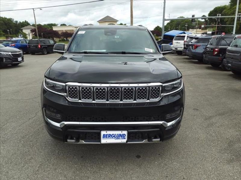 New 2024 Jeep Grand Wagoneer Series III w/ HD Trailer Tow Package image 12
